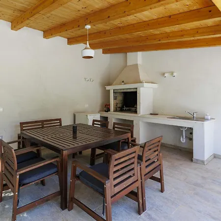 Apartman Nina By Interhome